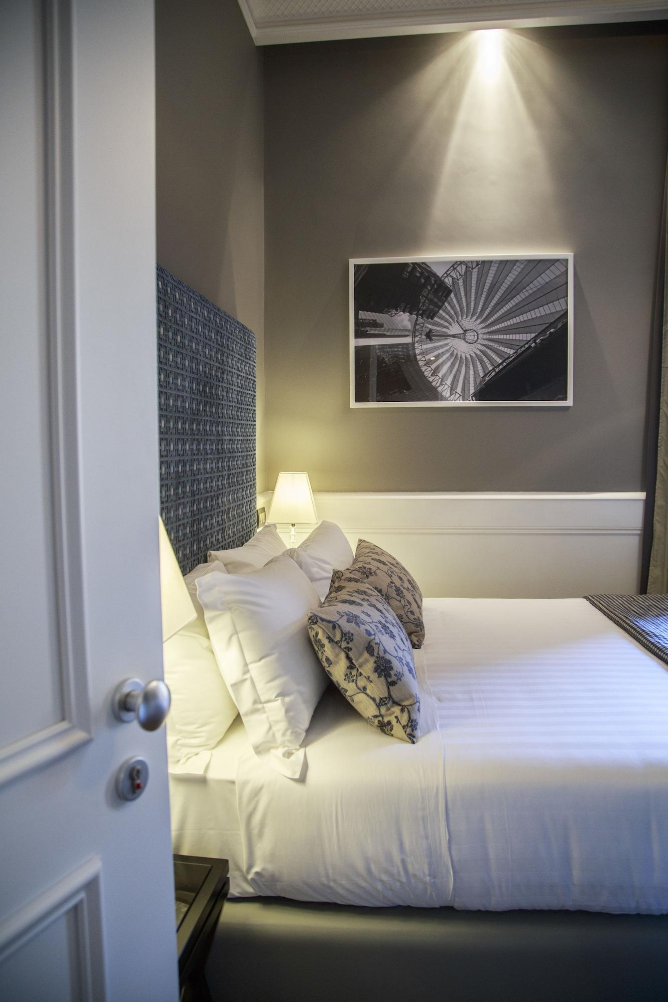 The Independent Suites Rom Exteriör bild