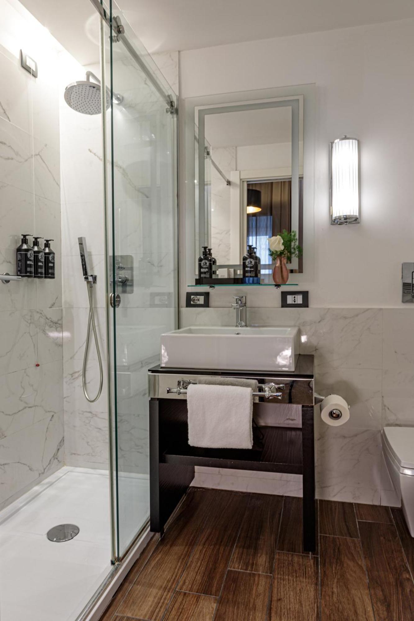 The Independent Suites Rom Rum bild
